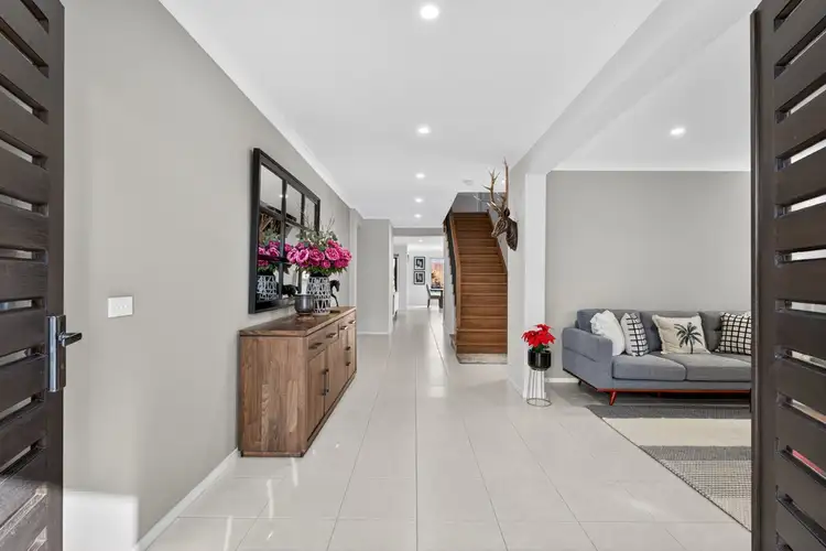 Fifth view of Homely house listing, 32 Edwin Close, Manor Lakes VIC 3024