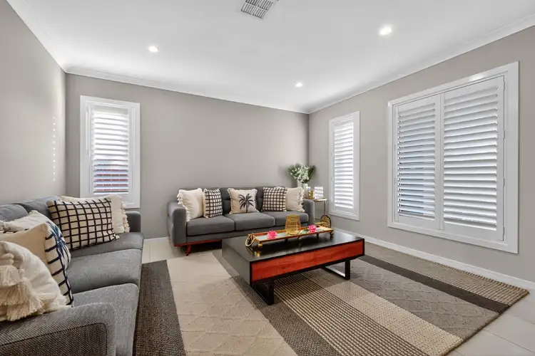 Sixth view of Homely house listing, 32 Edwin Close, Manor Lakes VIC 3024