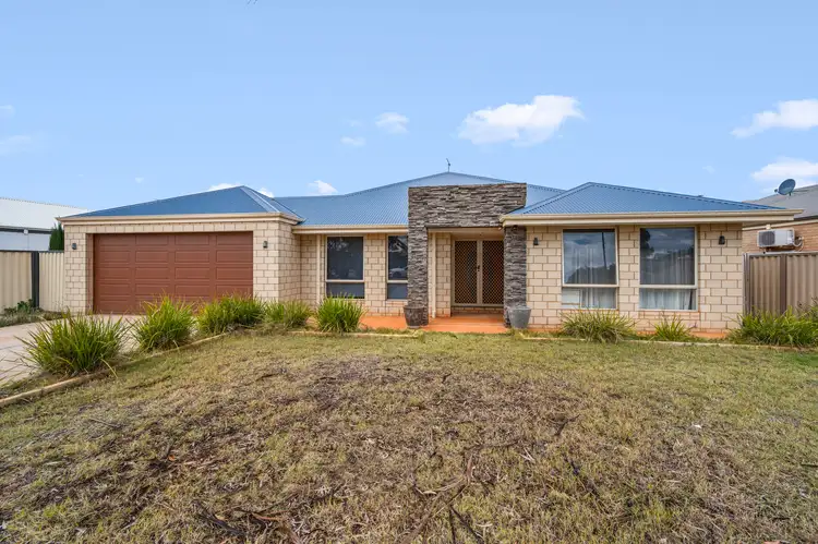 8 Pira Avenue, Karlkurla WA 6430