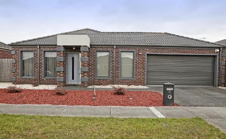 6 Lorikeet Court