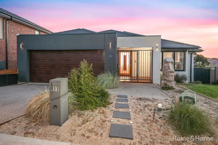 11 Buckingham Place, Sunbury VIC 3429
