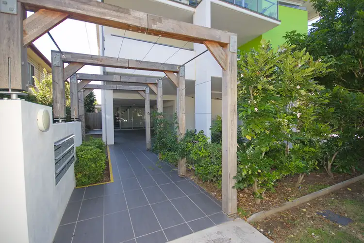 Second view of Homely unit listing, 6/17 Bride Street, Wynnum QLD 4178