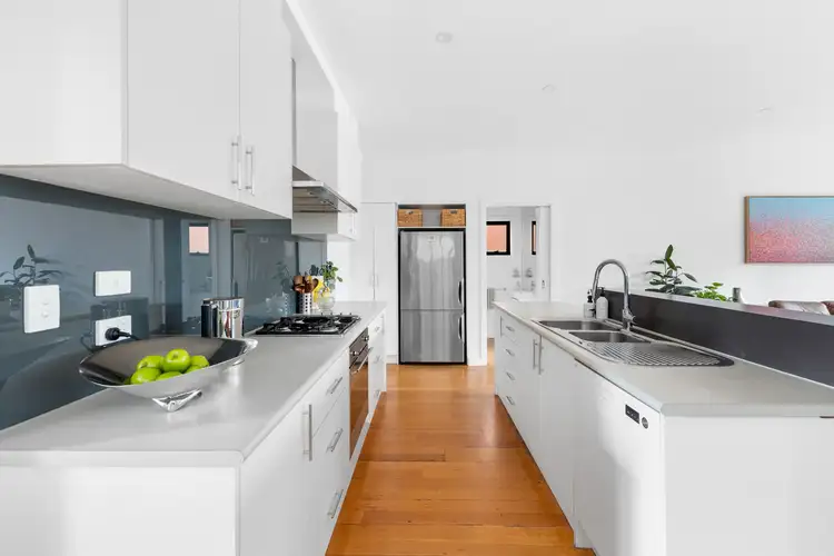 Fourth view of Homely house listing, 5 Oberon Way, Newport VIC 3015