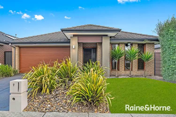 7 Rhinelander Close, Clyde North VIC 3978