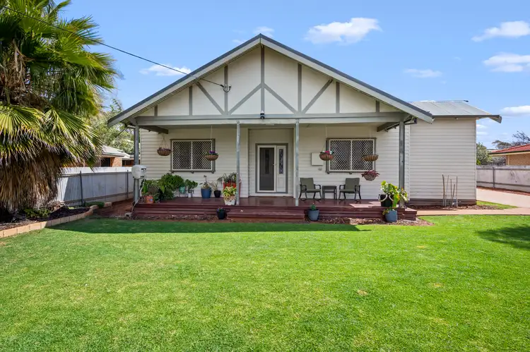 35 Burkett Drive, Hannans WA 6430
