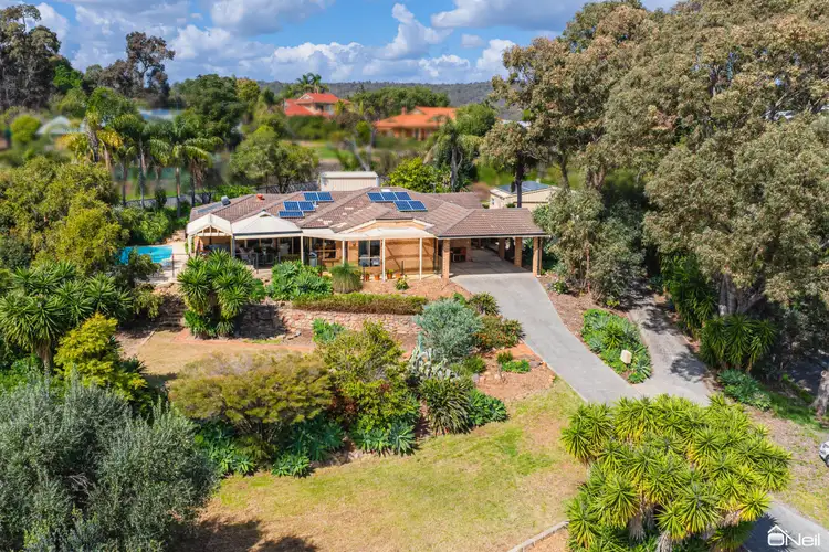 18 Chardonnay Grove, Mount Nasura WA 6112