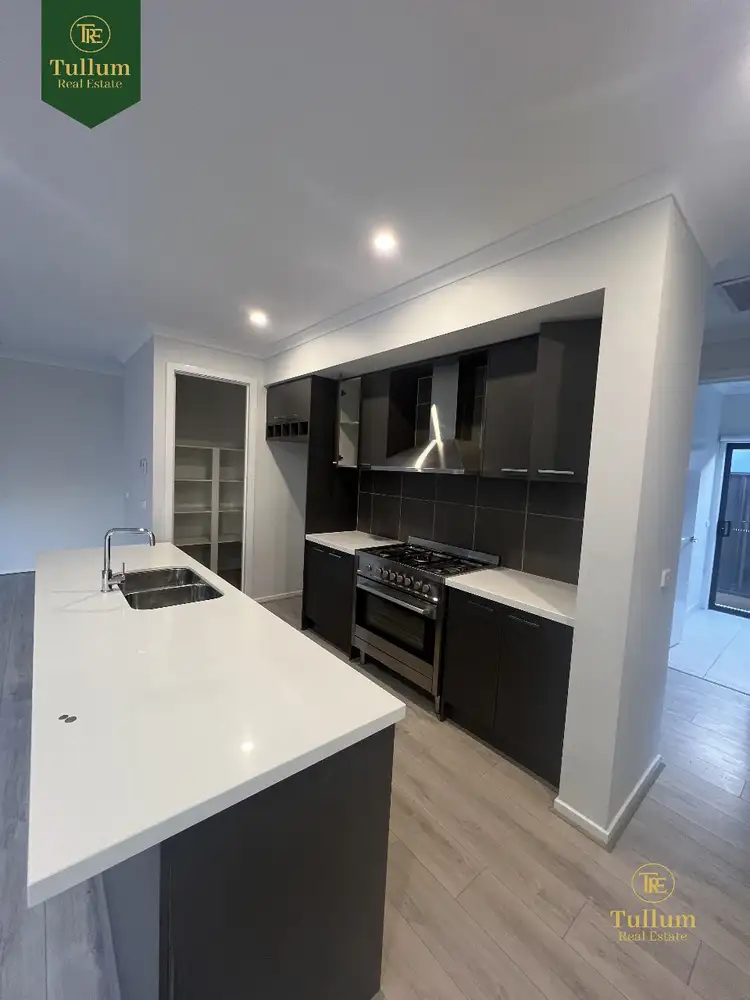Fifth view of Homely house listing, 16 Frodo Circuit, Clyde VIC 3978