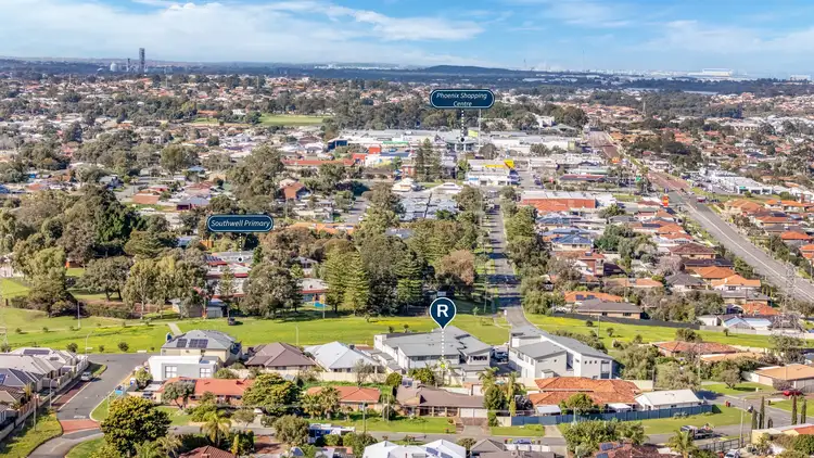 61 Plantagenet Crescent