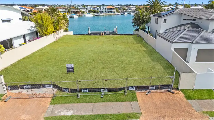 14A Little Shore Street, Raby Bay QLD 4163