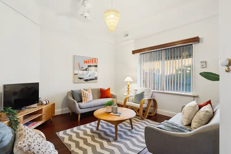 25 Kidman Avenue, South Guildford WA 6055