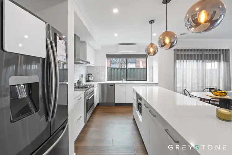 Sixth view of Homely house listing, 5 Nebula Court, Fraser Rise VIC 3336