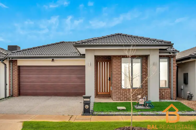 5 Linburn Street, Thornhill Park VIC 3335