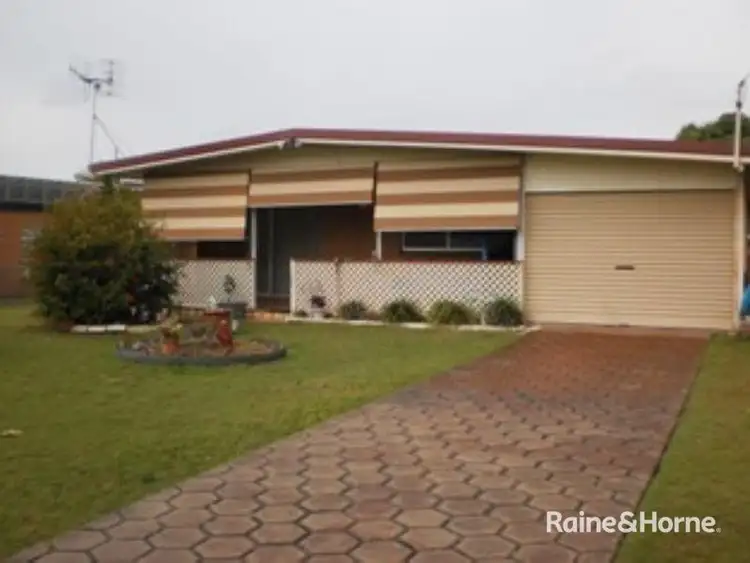 12 Cooloola Crescent, Urangan QLD 4655