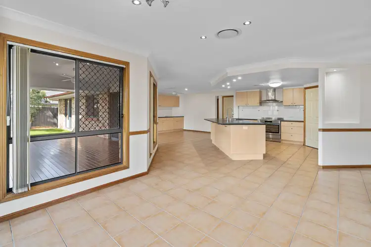Fifth view of Homely house listing, 4 Windsong Circuit, Cleveland QLD 4163