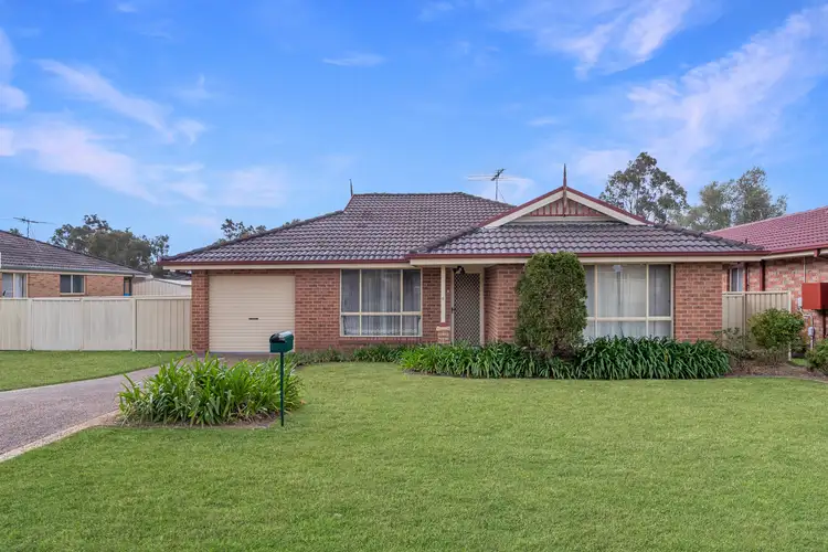 6 Glover Crescent, Metford NSW 2323
