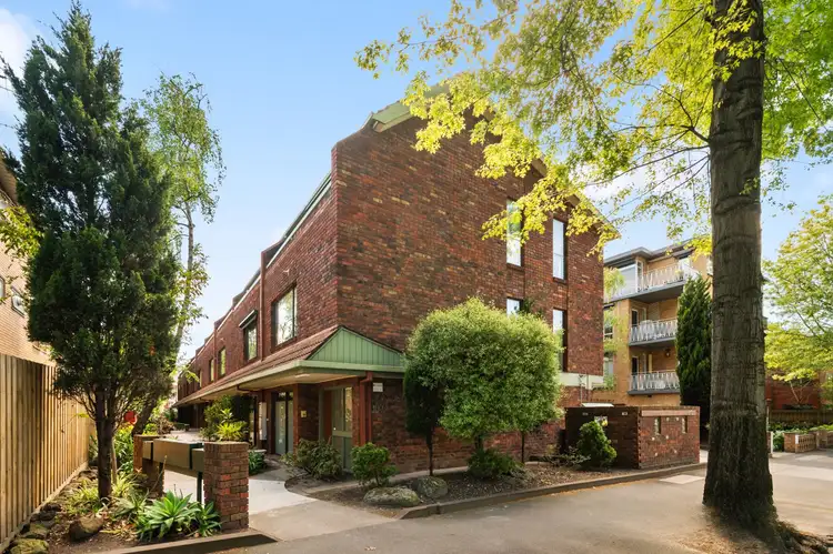 2/110 Albert Street, East Melbourne VIC 3002