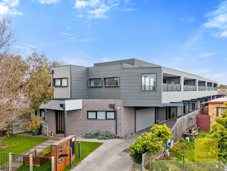 2/6 Beasley Avenue, Werribee VIC 3030
