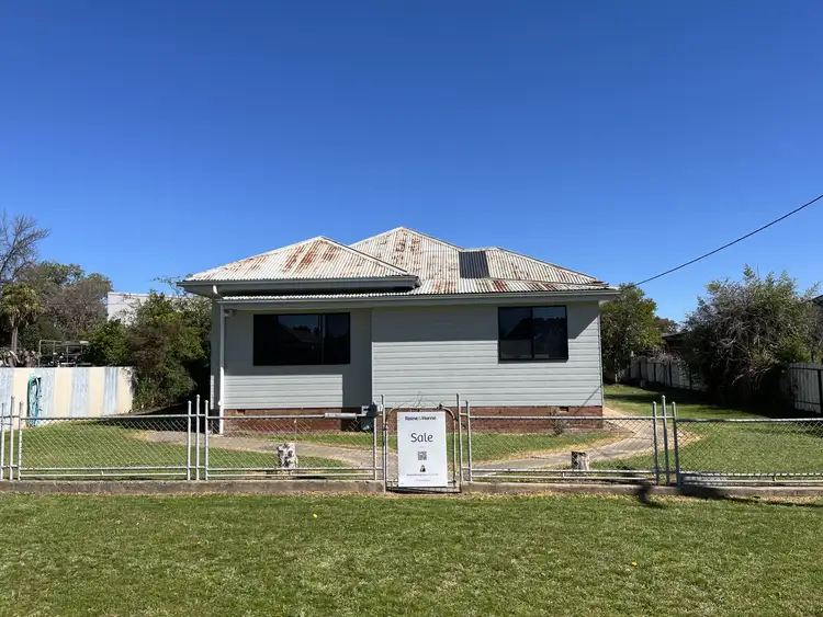 17 Murringo Street, Young NSW 2594