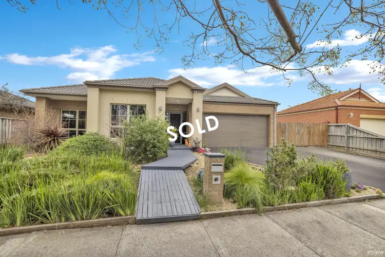 5 Whiteley Way, Pakenham VIC 3810