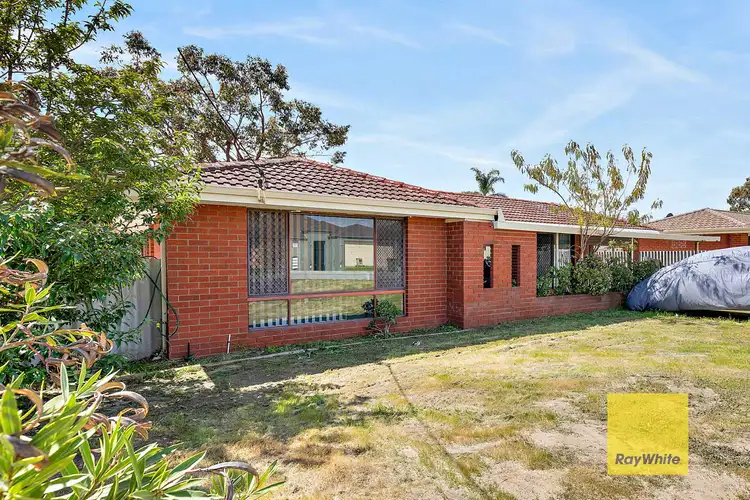 11 Elliot Place, Thornlie WA 6108