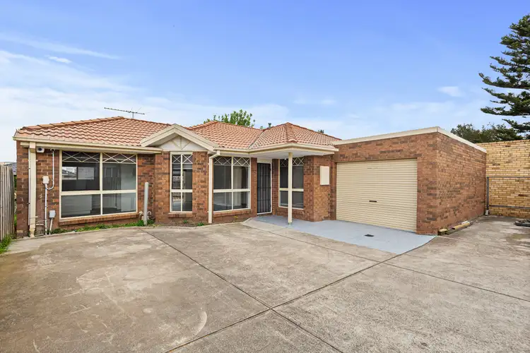 2/21 ELizabeth Street, St Albans VIC 3021