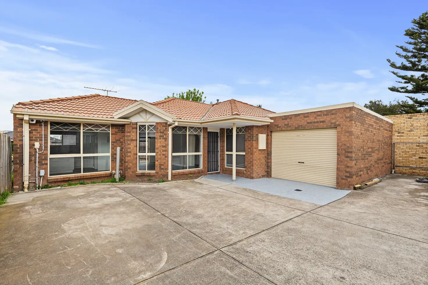 Main view of Homely unit listing, 2/21 Elizabeth Street, St Albans VIC 3021