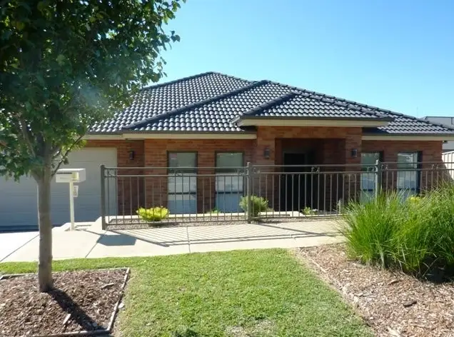 18 Maygar Avenue, Wodonga VIC 3690