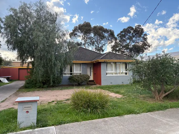 10 Oshanassy Street, Sunbury VIC 3429
