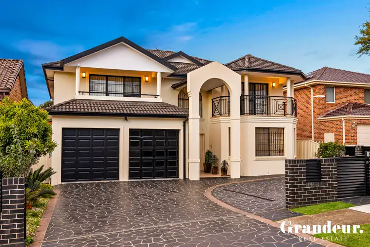 28 Ivanhoe Street, St Johns Park NSW 2176
