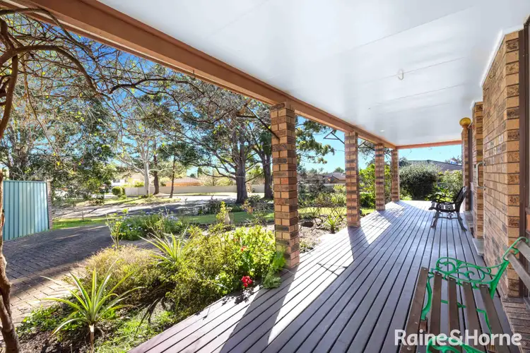 6 Lynmouth Grove, Bomaderry NSW 2541