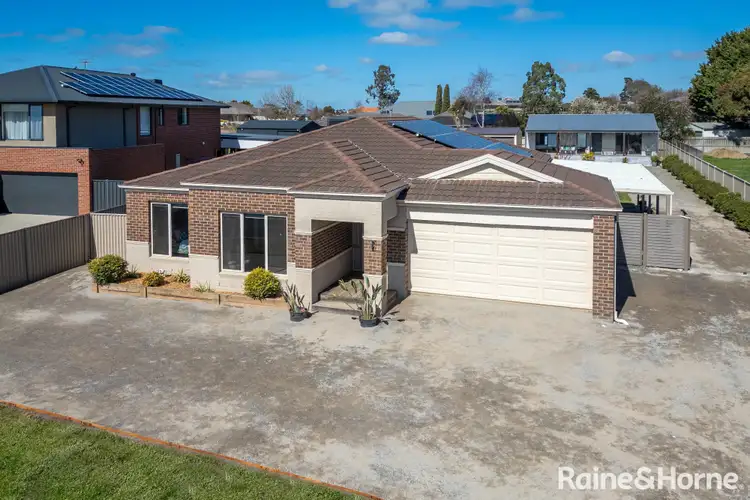 33 Shaw Drive, Romsey VIC 3434
