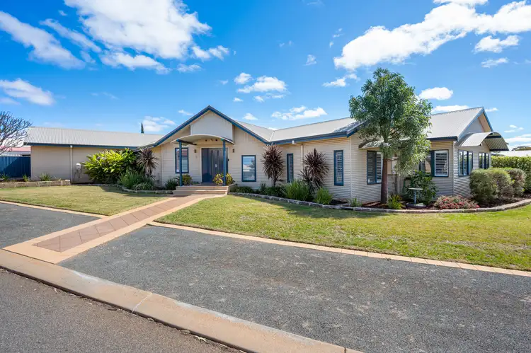 7 Nganka Way, Hannans WA 6430