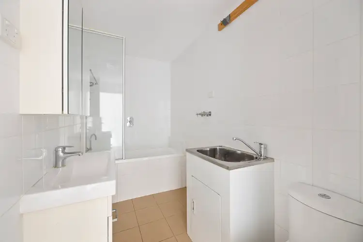 Sixth view of Homely apartment listing, 4/2 Thompson Street, Williamstown VIC 3016