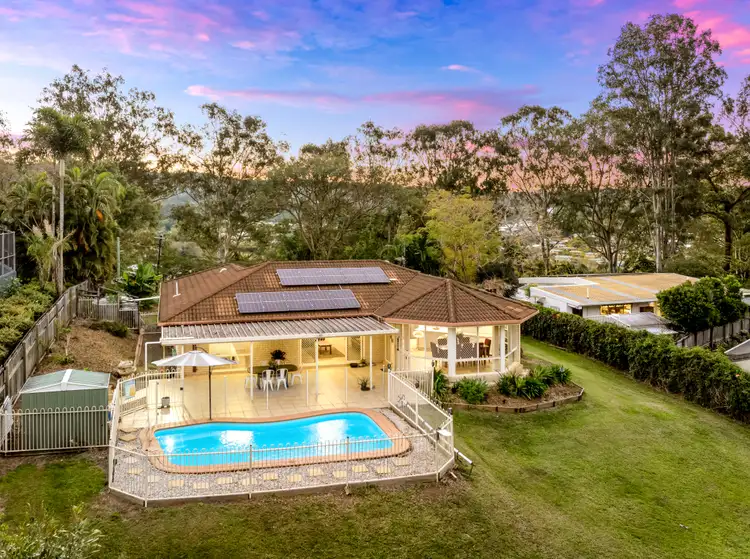 1 Hall Court, Burnside QLD 4560