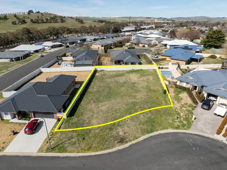 4 Hunt Place, Blayney NSW 2799