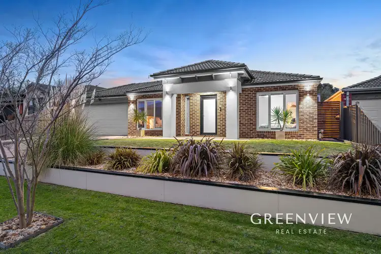 6 Newton Drive, Cranbourne North VIC 3977