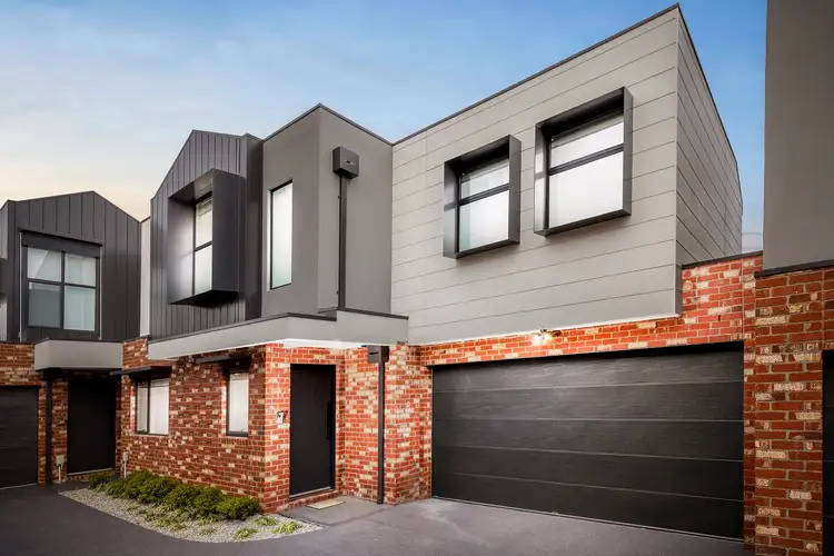 2/10 Ormond Street, Pascoe Vale VIC 3044