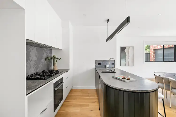 Fifth view of Homely house listing, 2/10 Ormond Street, Pascoe Vale VIC 3044