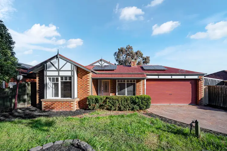 4 Hutchins Place, Roxburgh Park VIC 3064