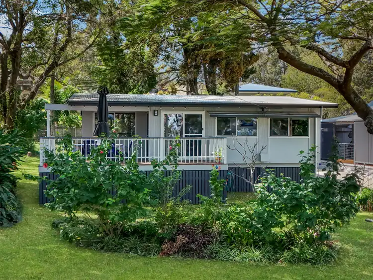 268 Victoria Parade West, Coochiemudlo Island QLD 4184