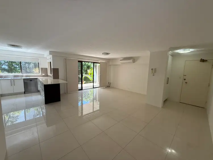 2/15 Mermaid Avenue, Mermaid Beach QLD 4218