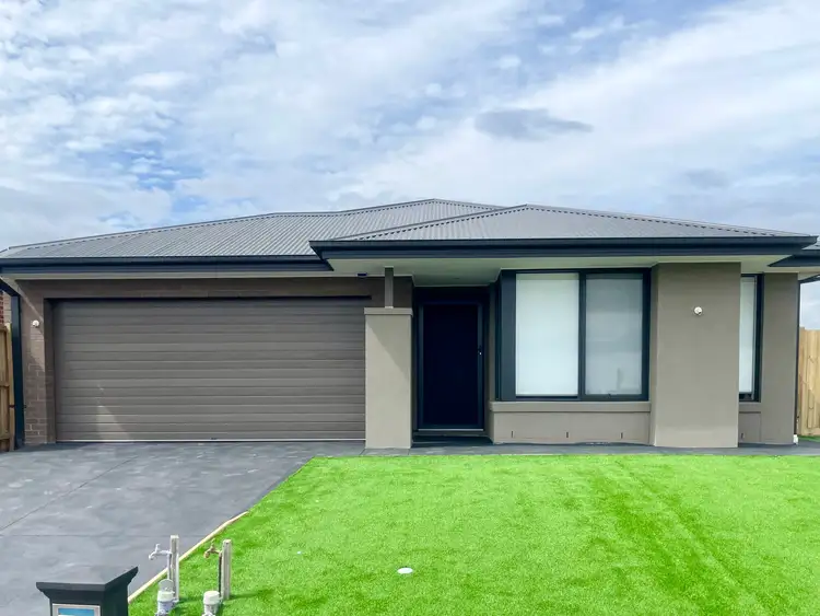 48 Willaroy Boulevard, Donnybrook VIC 3064