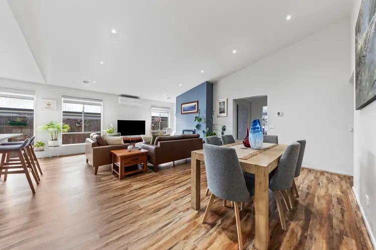 Sixth view of Homely house listing, 10 Byron Drive, Drouin VIC 3818