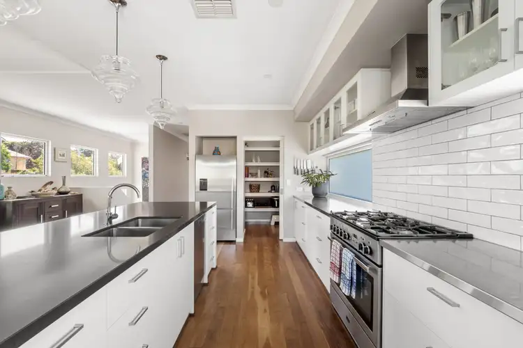 Fourth view of Homely house listing, 6 McCourt Place, Peppermint Grove Beach WA 6271