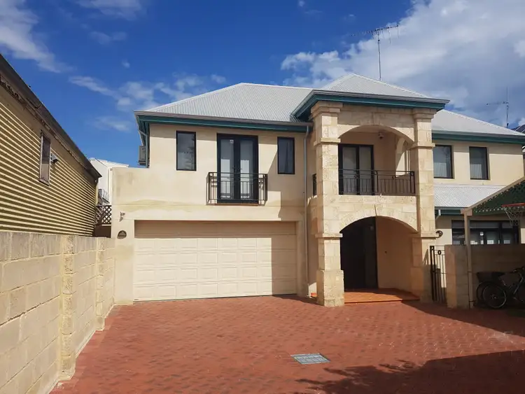 21a Suffolk Street, Fremantle WA 6160