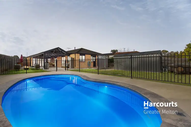 7 Nixon Court, Maddingley VIC 3340