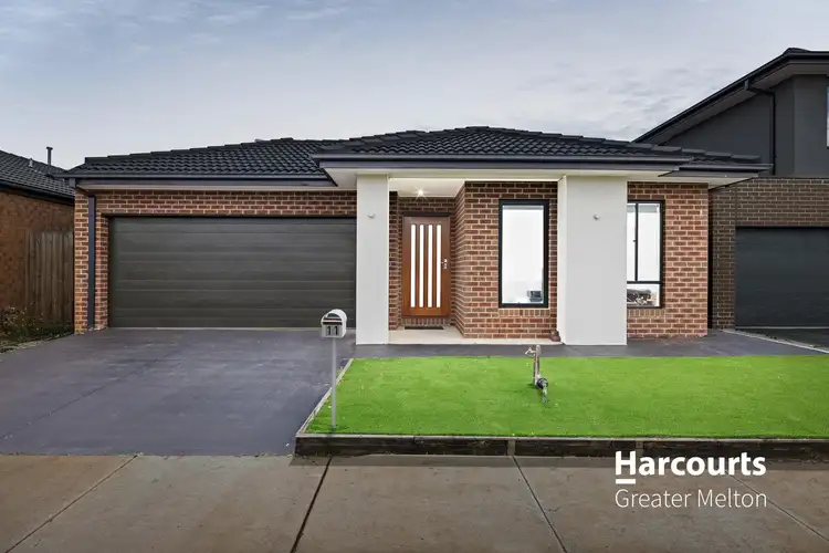 11 Yeoman Street, Melton South VIC 3338