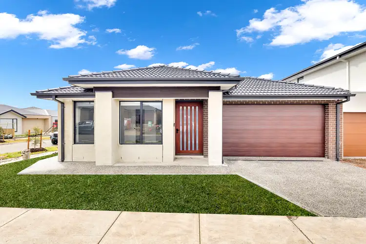 8 Shelly Street, Donnybrook VIC 3064