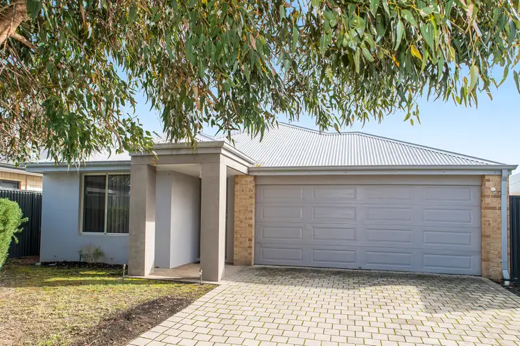 8 Solstice Bend, Wellard WA 6170