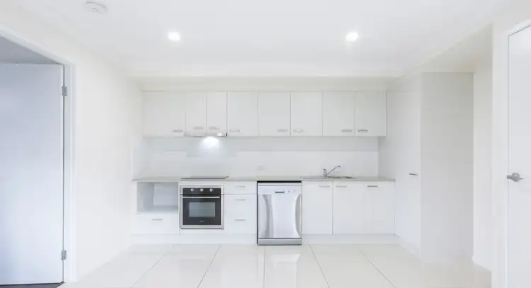 Second view of Homely house listing, 2/19 Bassett Lane, Rosewood QLD 4340